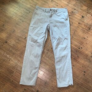 American Eagle tan Tomgirl size 10 normcore pants